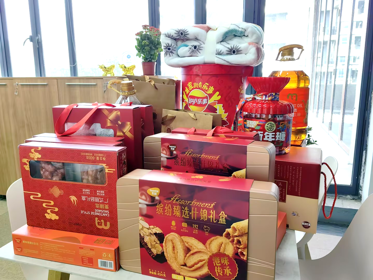 紅紅火火過(guò)新年，九龍龘龘迎新春